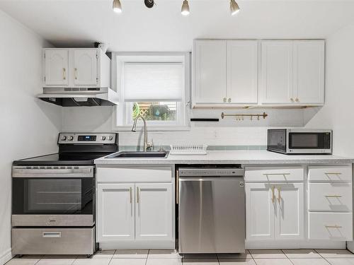 3312 Ashburn Avenue, Halifax, NS - Indoor Photo Showing Kitchen