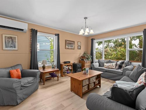 3636 Lynch, Halifax Peninsula, NS - Indoor Photo Showing Living Room