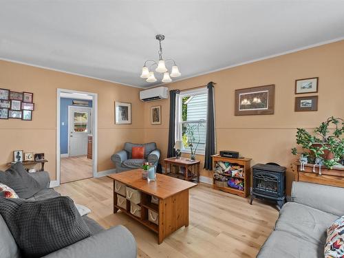 3636 Lynch, Halifax Peninsula, NS - Indoor Photo Showing Living Room