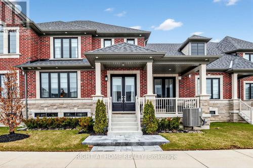 12 HEARTHWOOD GATE  Whitchurch-Stouffville, ON L4A 4X1