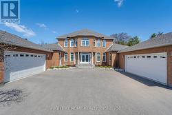 6 LORD DUNCAN COURT Clarington, ON L1E 1Z5