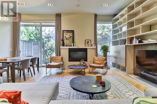 18 Mitchell Avenue, Toronto, ON - Indoor Photo Showing Living Room