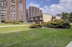 409 - 8 CRESCENT TOWN ROAD Toronto, ON M4C 5L3