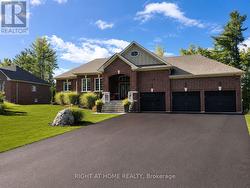 84 DIAMOND VALLEY DRIVE Oro-Medonte, ON L0L 2E0
