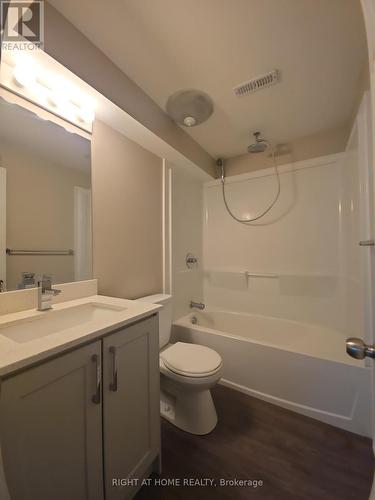 162 Hanmer Street E, Barrie, ON - Indoor Photo Showing Bathroom