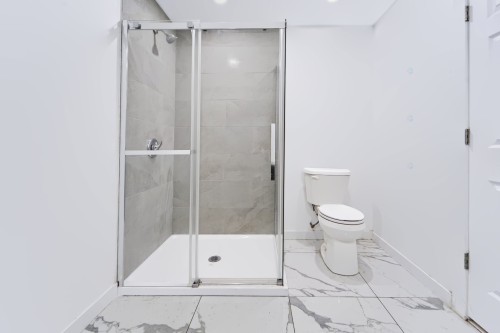 Salle de bains - 12 Rue Pierre, Saint-Lin/Laurentides, QC - Indoor Photo Showing Bathroom