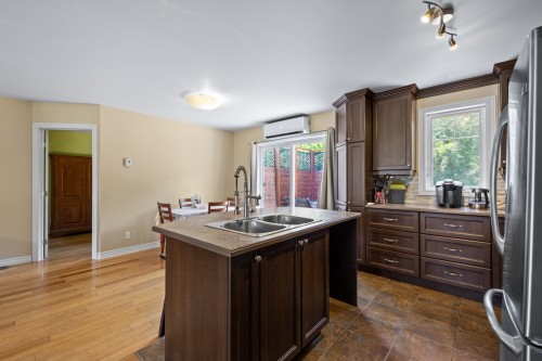 Cuisine - 1186 2E Rue, Saint-Blaise-Sur-Richelieu, QC - Indoor Photo Showing Kitchen With Double Sink