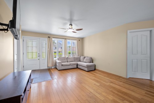 Salon - 1186 2E Rue, Saint-Blaise-Sur-Richelieu, QC - Indoor Photo Showing Living Room