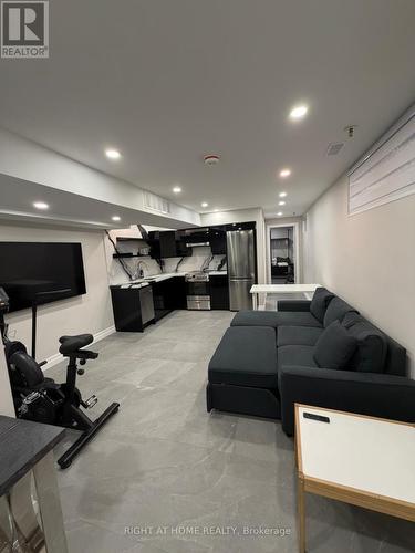 LOWER - 18 WROXETER AVENUE , Toronto, Ontario M4K 1J6