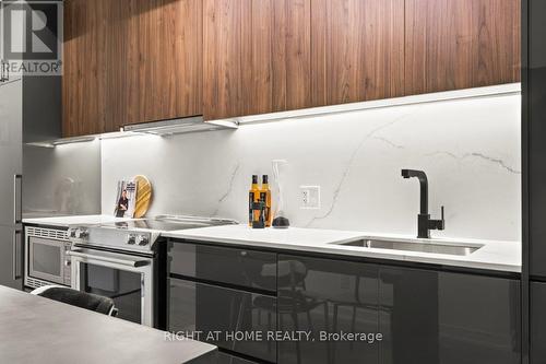 25 - 12 Dervock Crescent, Toronto, ON - Indoor Photo Showing Kitchen