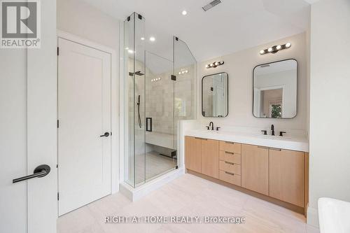 Primary Ensuite - 120 Hammell Street, Toronto, ON - Indoor Photo Showing Bathroom