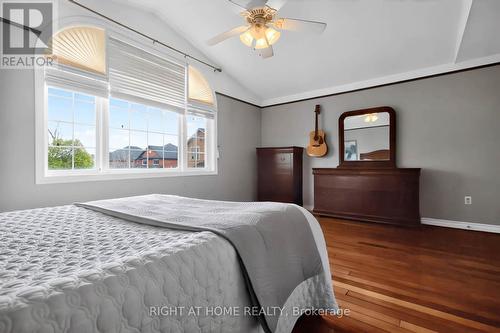 5956 Rayshaw Crescent, Mississauga, ON - Indoor Photo Showing Bedroom