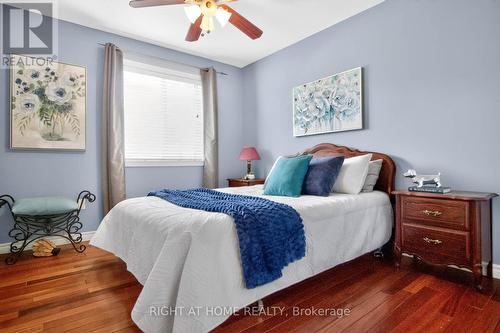 5956 Rayshaw Crescent, Mississauga, ON - Indoor Photo Showing Bedroom