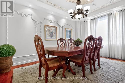 5956 Rayshaw Crescent, Mississauga, ON - Indoor Photo Showing Dining Room