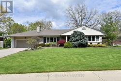 724 COURTLAND PLACE  Burlington, ON L7R 2M6