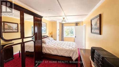640 Tiny Beaches Road N, Tiny, ON - Indoor Photo Showing Bedroom