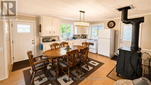 640 Tiny Beaches Road N, Tiny, ON - Indoor Photo Showing Dining Room