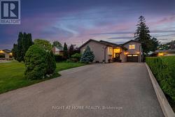 21 WARBECK PLACE Toronto, ON M9R 3C2