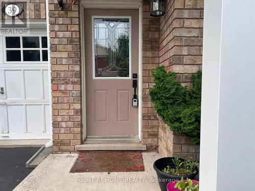 39 Golden Iris Crescent, Hamilton, ON - Outdoor With Exterior