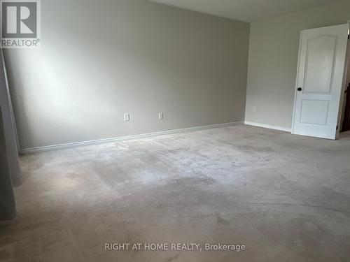 39 Golden Iris Crescent, Hamilton, ON - Indoor Photo Showing Other Room
