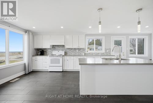 5885 7Th Line, New Tecumseth, ON - Indoor Photo Showing Kitchen With Upgraded Kitchen
