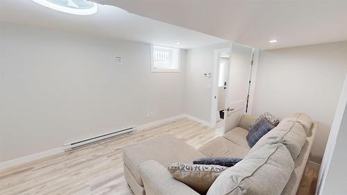 904 9Th Street, Cranbrook, BC - Indoor Photo Showing Other Room