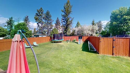 904 9Th Street, Cranbrook, BC - Outdoor With Backyard