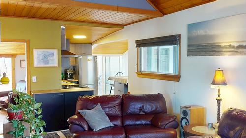 390 Leadenhall Street, Kimberley, BC - Indoor Photo Showing Living Room