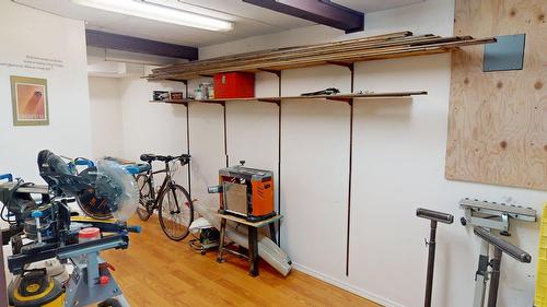 390 Leadenhall Street, Kimberley, BC - Indoor Photo Showing Gym Room