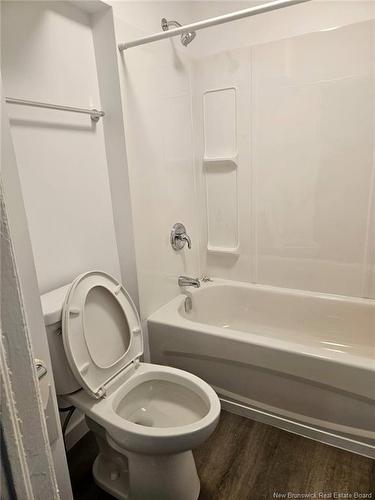 34-36 Jean St, Saint John, NB - Indoor Photo Showing Bathroom