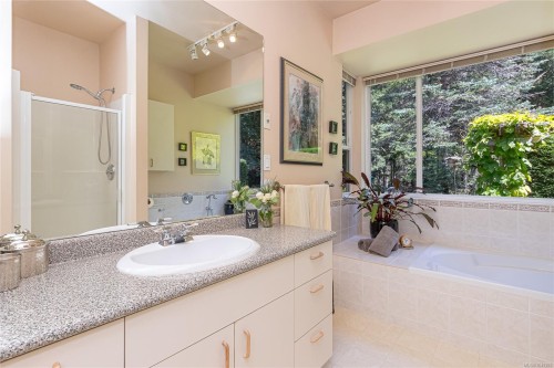1145 Osprey Dr, Duncan, BC 