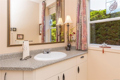1145 Osprey Dr, Duncan, BC 