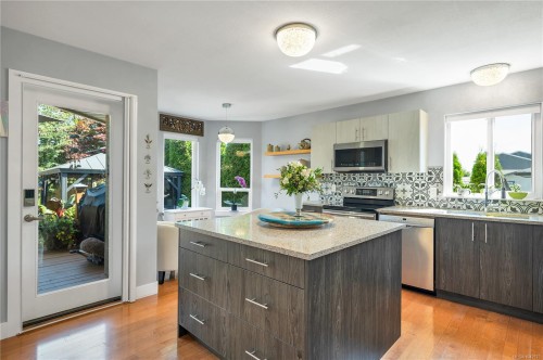 242 Dahl Rd, Campbell River, BC 