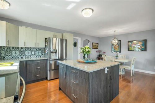 242 Dahl Rd, Campbell River, BC 