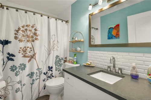 242 Dahl Rd, Campbell River, BC 