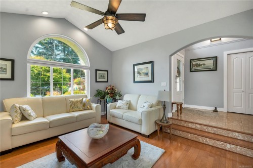 242 Dahl Rd, Campbell River, BC 