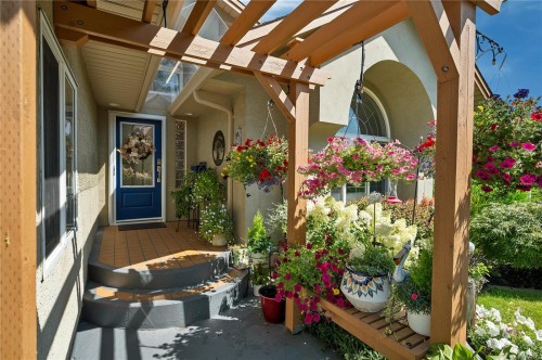 242 Dahl Rd, Campbell River, BC 