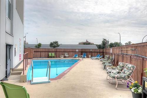 601-1305 Grant Ave, Winnipeg, MB - Outdoor With In Ground Pool
