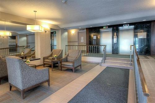 601-1305 Grant Ave, Winnipeg, MB - Indoor