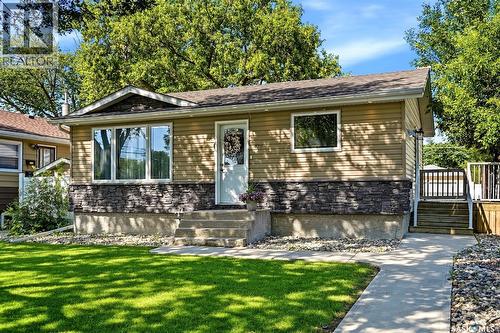 870 Royal Street, Regina, SK - Outdoor