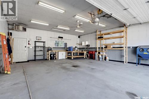 870 Royal Street, Regina, SK - Indoor Photo Showing Garage