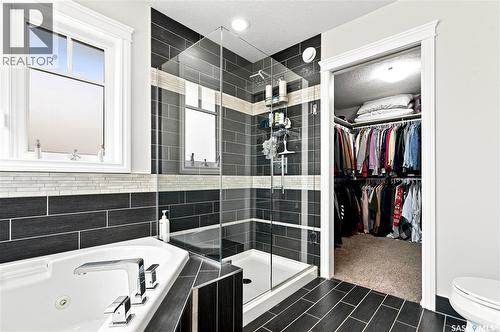 335 Dawson Crescent, Saskatoon, SK - Indoor Photo Showing Bathroom