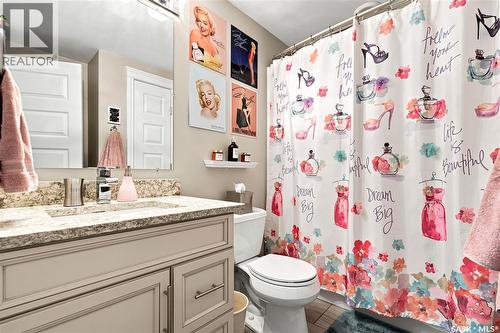 335 Dawson Crescent, Saskatoon, SK - Indoor Photo Showing Bathroom