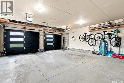 335 Dawson Crescent, Saskatoon, SK - Indoor Photo Showing Garage