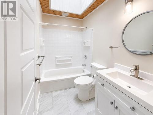 231 Bacon Cove Road, Conception Harbour, NL - Indoor Photo Showing Bathroom