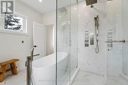 With Soaker tub and glass shower - 