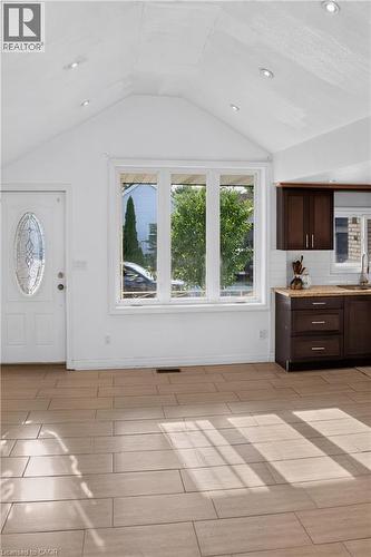 8 Robins Avenue, Hamilton, ON - Indoor