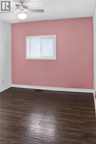 8 Robins Avenue, Hamilton, ON - Indoor Photo Showing Other Room