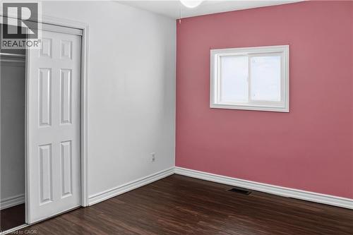 8 Robins Avenue, Hamilton, ON - Indoor Photo Showing Other Room