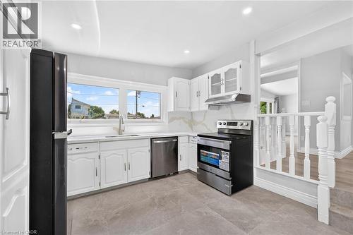 96 Fielding Crescent, Hamilton, ON - Indoor Photo Showing Kitchen